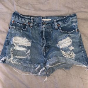 Levi high waisted shorts